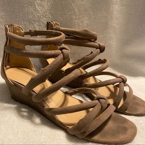 Sz 8 wedge heel sandals